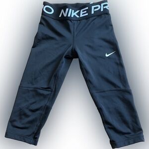 Nike Pro Dri Fit Girls Size XS Black Compression Leggings Cropped 3/4 Capri